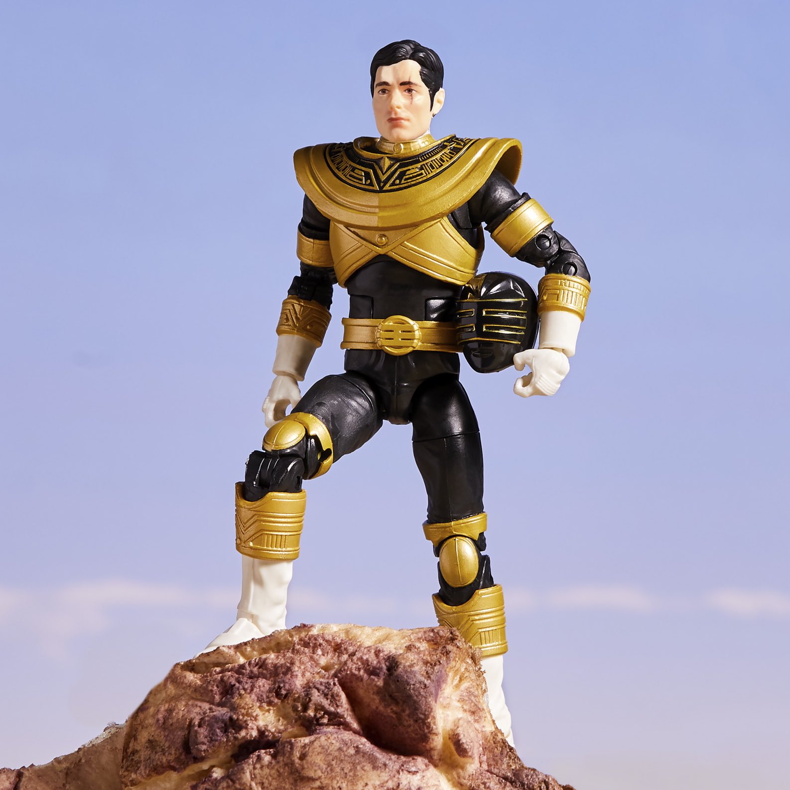 Lightning Collection Gold Zeo Ranger Figure II.
